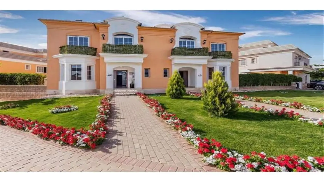 Resale townhouse for sale with ready to move