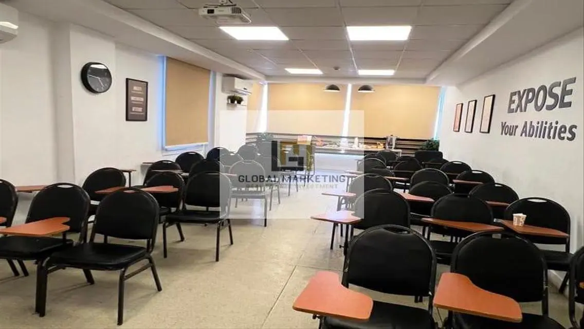 مكتب 200م للايجار متشطب في البنفسج التجمع الخامس