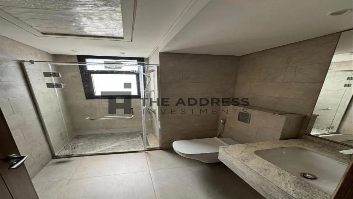 Luxury Apartment at Crescent Walk - 10 Bedrooms