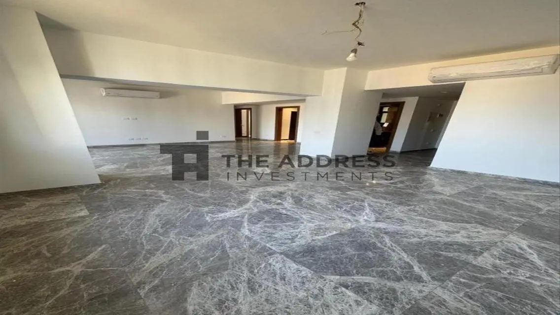 Luxury Apartment at Crescent Walk - 10 Bedrooms