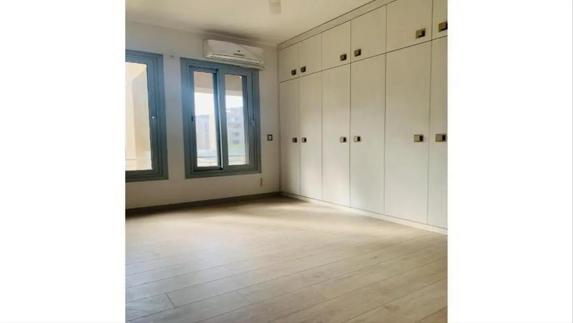 Apartment 155m - kitchen &amp; Ac&#39;s - Village Gate