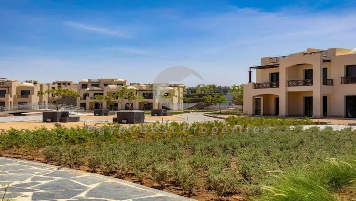 فيلا متشطبة على البحيرة بمقدم 0% في الجونة الجديدة