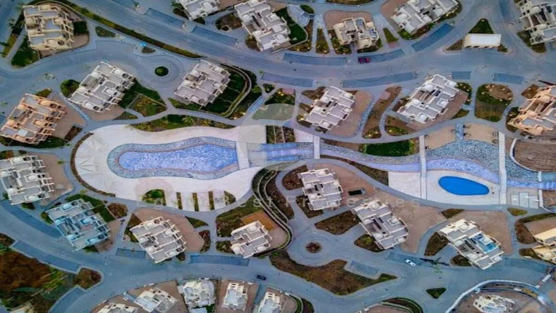 فيلا متشطبة على البحيرة بمقدم 0% في الجونة الجديدة