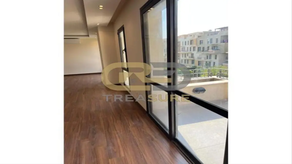 تريبلكس في ايستاون استخدام اول بالمطبخ والتكييفات.