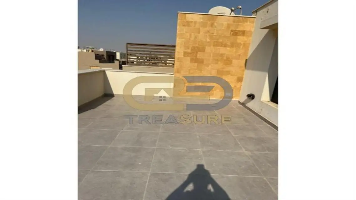 تريبلكس في ايستاون استخدام اول بالمطبخ والتكييفات.