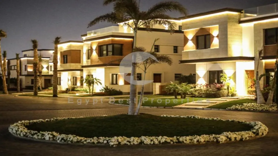 For Sale Twin Villa 250m at New Cairo on 10 years