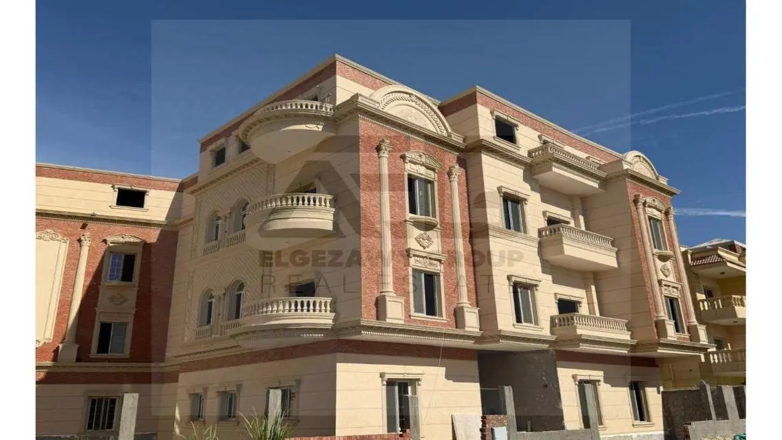 Apartment for sale in South Academy with garden