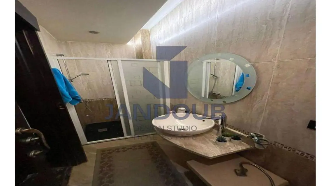 شقة للبيع في البنفسج عمارات – واجهة مميزة ومساحة