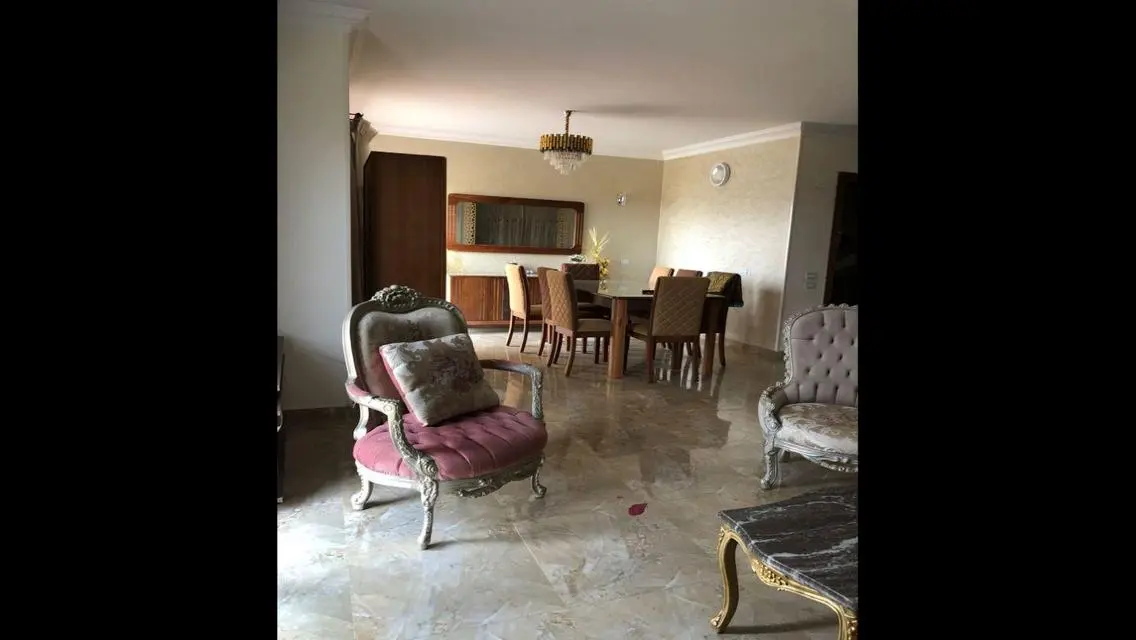 شقة فاخرة بمساحة واسعة في قلب المدينة