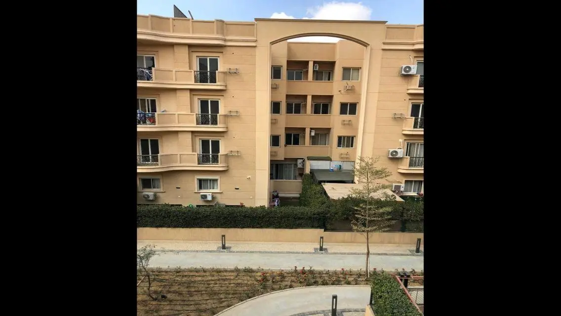 شقة فاخرة بمساحة واسعة في قلب المدينة