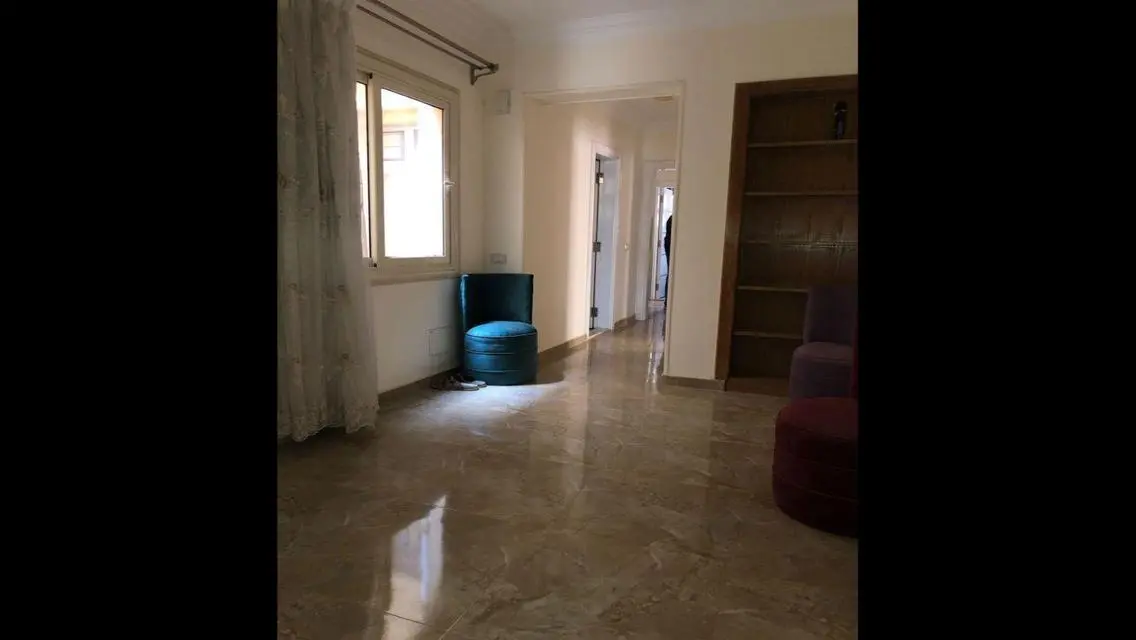 شقة فاخرة بمساحة واسعة في قلب المدينة