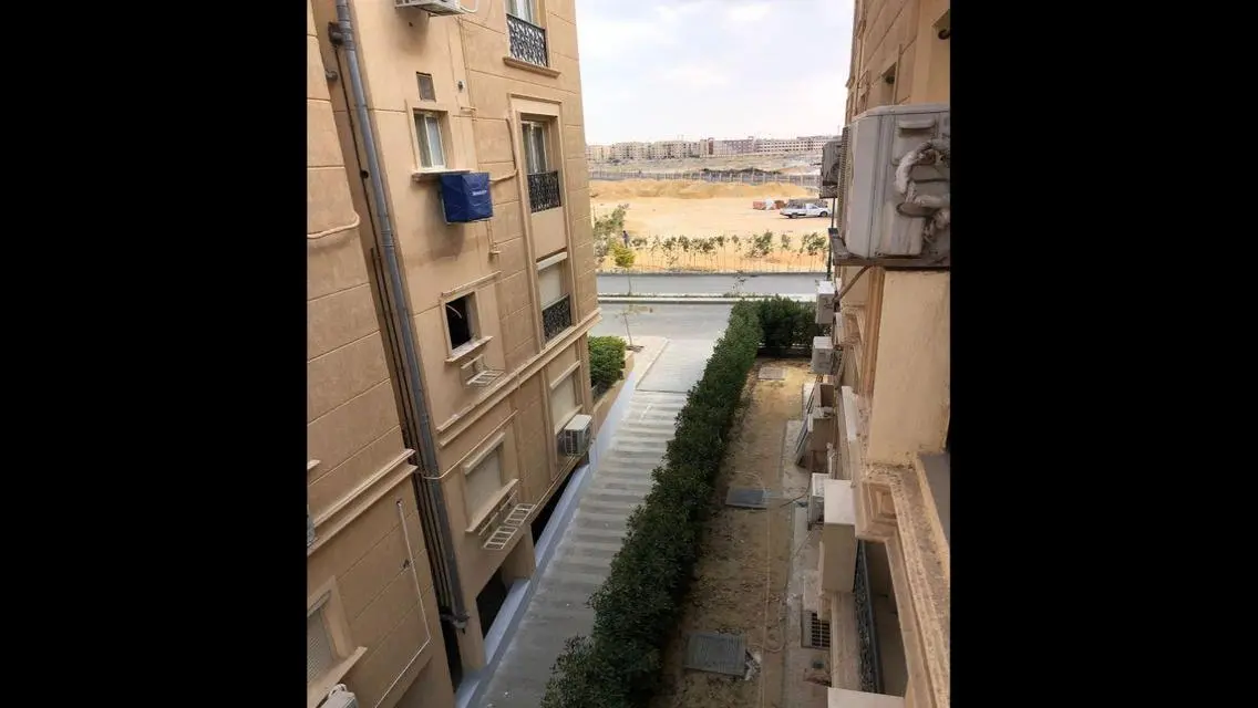 شقة فاخرة بمساحة واسعة في قلب المدينة