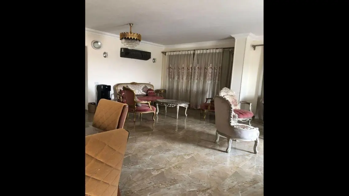شقة فاخرة بمساحة واسعة في قلب المدينة