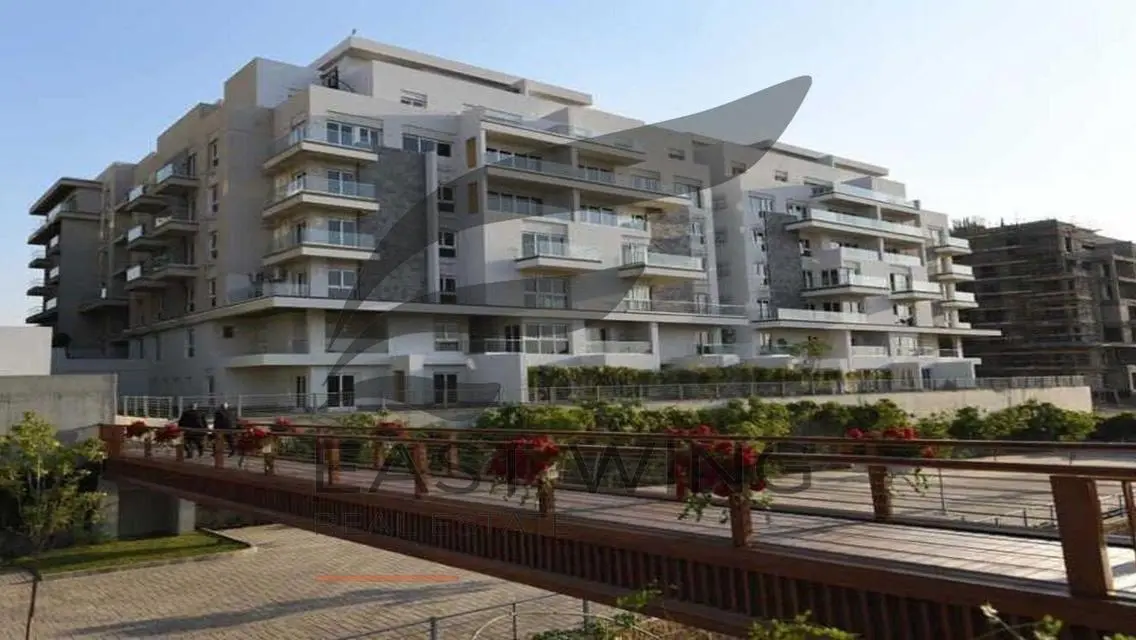 Prime location Overlooking lagoon - instalments
