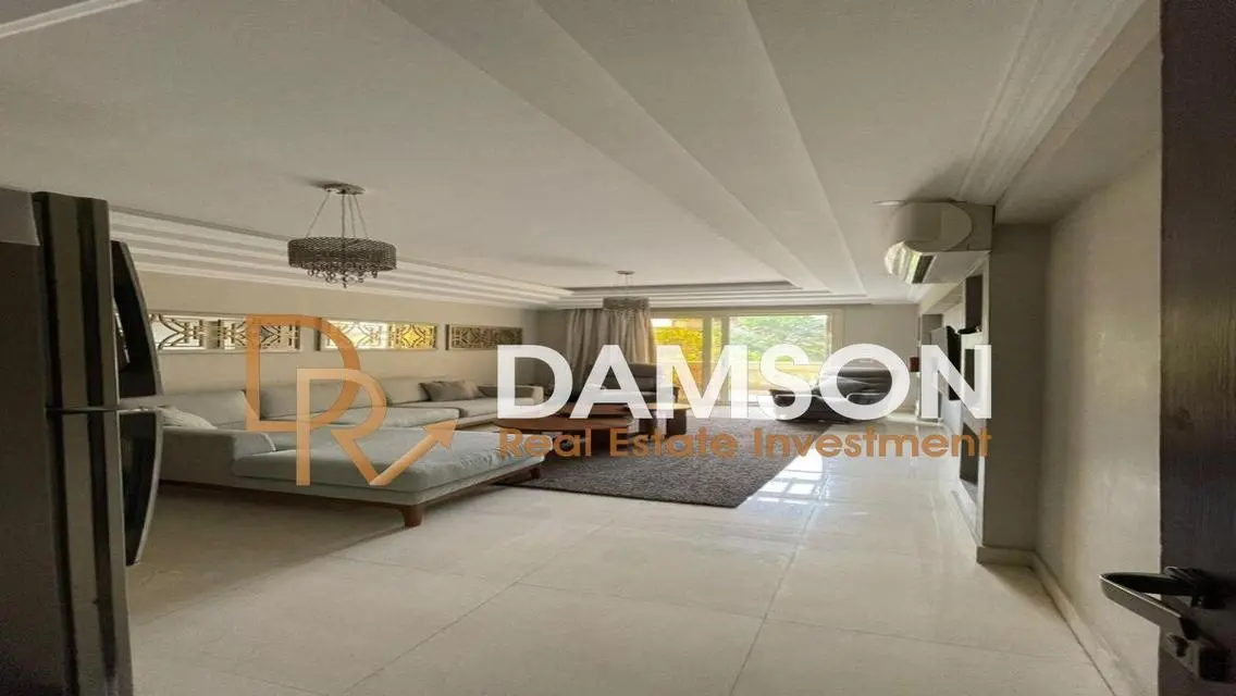 Stunning Apartment with Lake Views and Spacious Layout