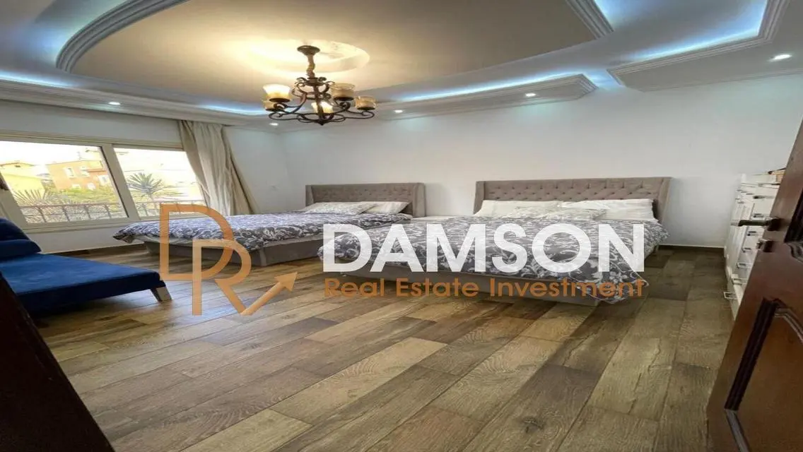Stunning Apartment with Lake Views and Spacious Layout