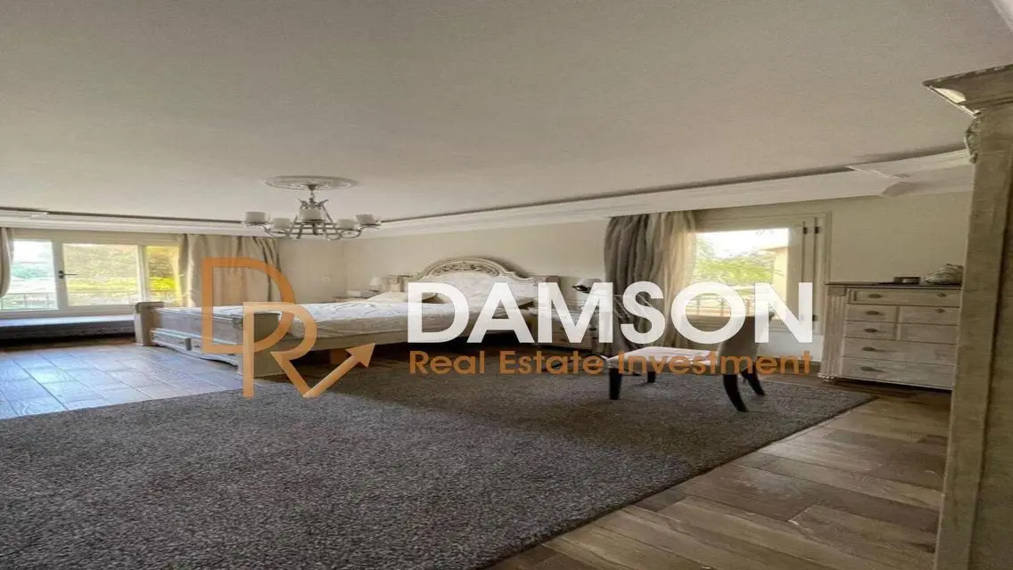 Stunning Apartment with Lake Views and Spacious Layout