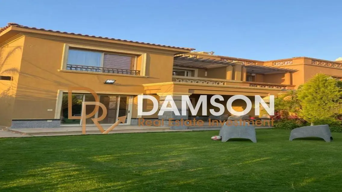 Stunning Apartment with Lake Views and Spacious Layout