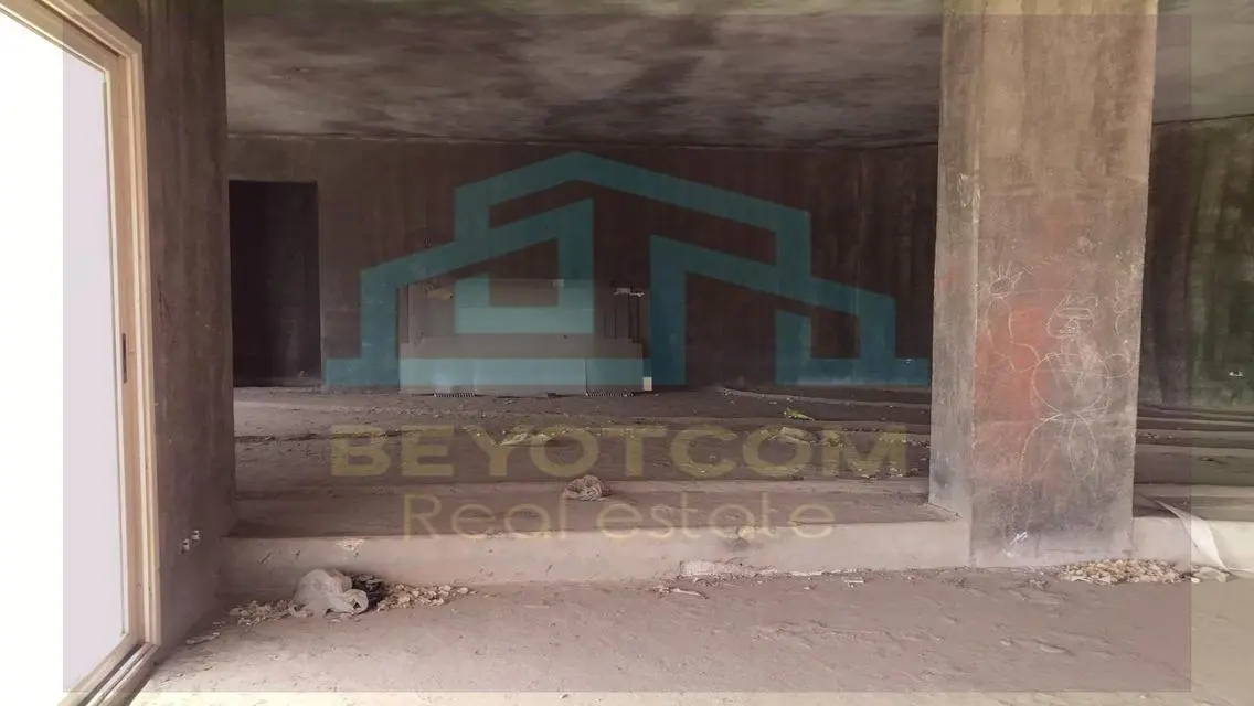 فيلا مميزه صف اول على الجولف للبيع جولف فيوز بالم
