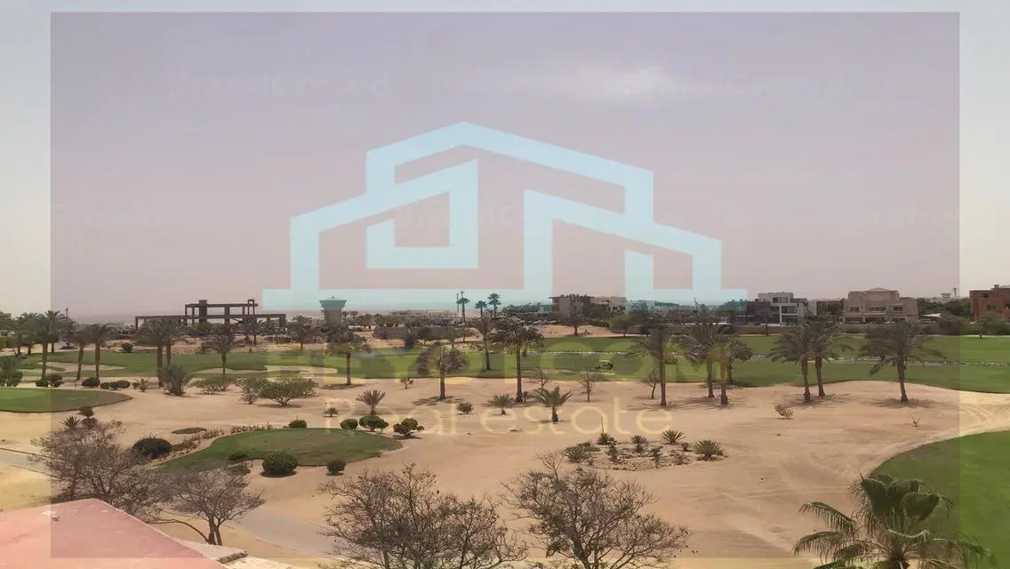 فيلا مميزه صف اول على الجولف للبيع جولف فيوز بالم