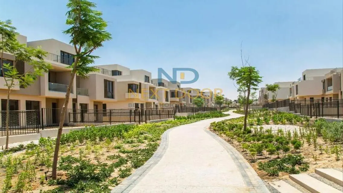 Apartment in Sodic East with Prime location