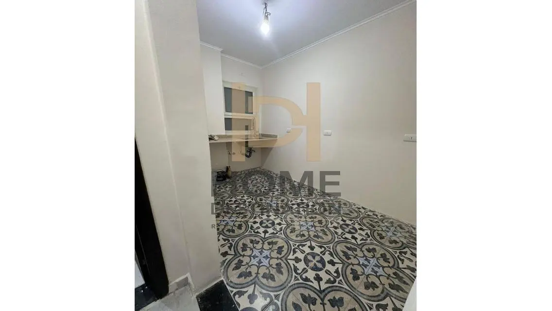 Apartment for sale in Sarai, Very Prime location