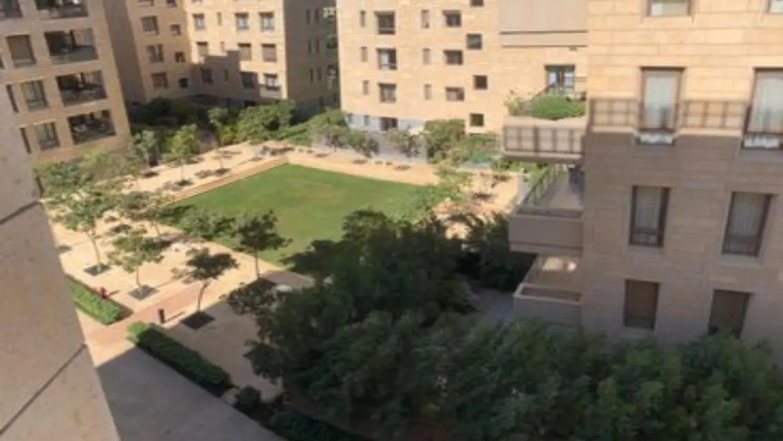 شقة للإيجار مفروشه بالكامل في فورتي ويست, سوديك   