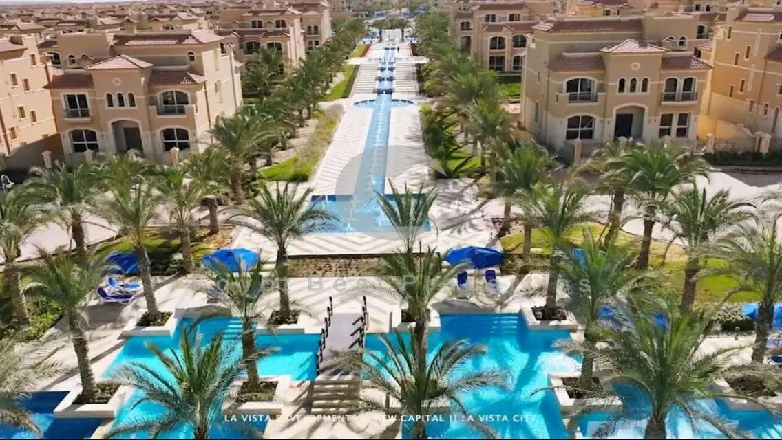 فيلا استلام فوري باطلالة مفتوحة لاجون و لاند سكيب