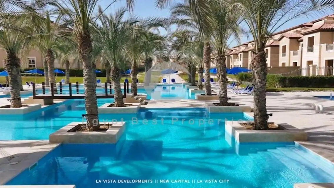 فيلا استلام فوري باطلالة مفتوحة لاجون و لاند سكيب