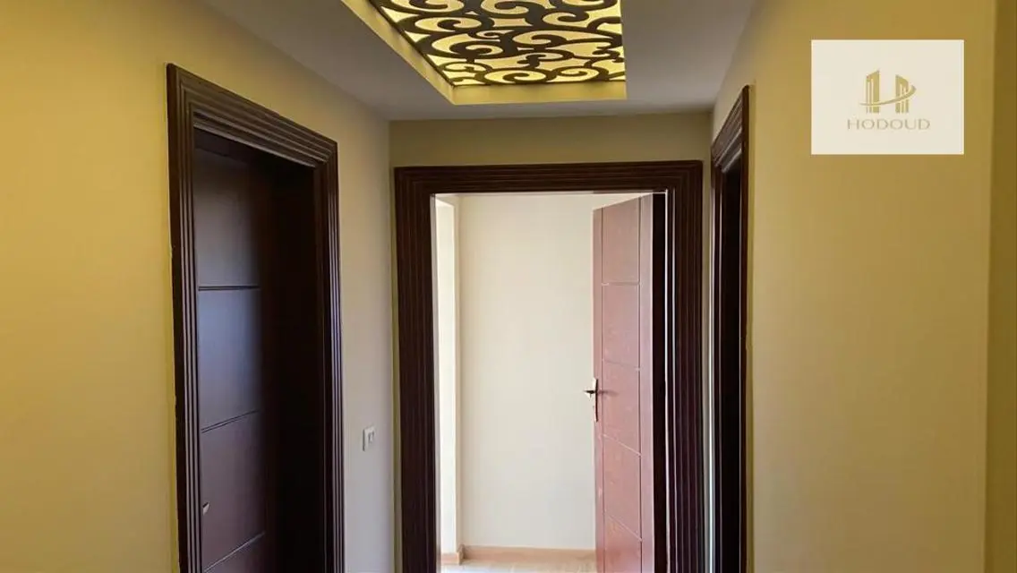 شقة للإيجار في كمبوند هايد بارك