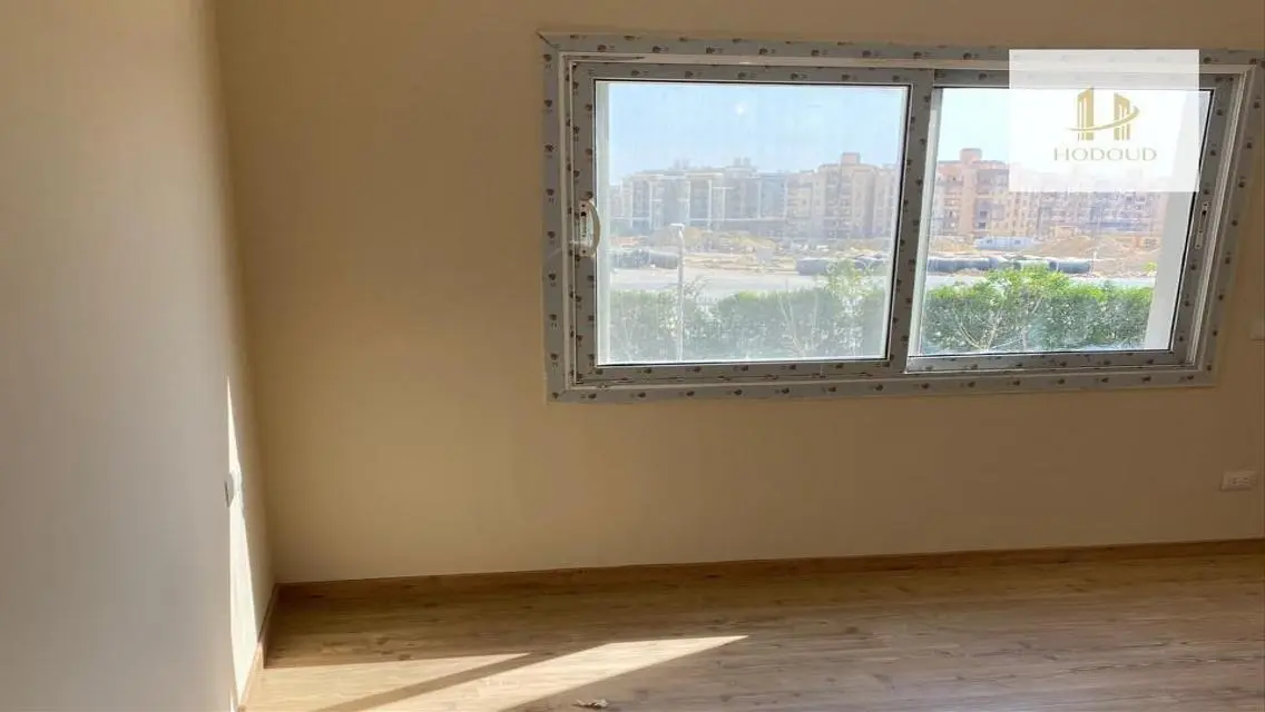 شقة للإيجار في كمبوند هايد بارك