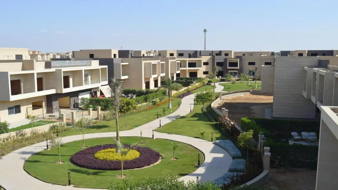 شقة استلام فوري موقع مميز امام جامعة النيل تقسيط