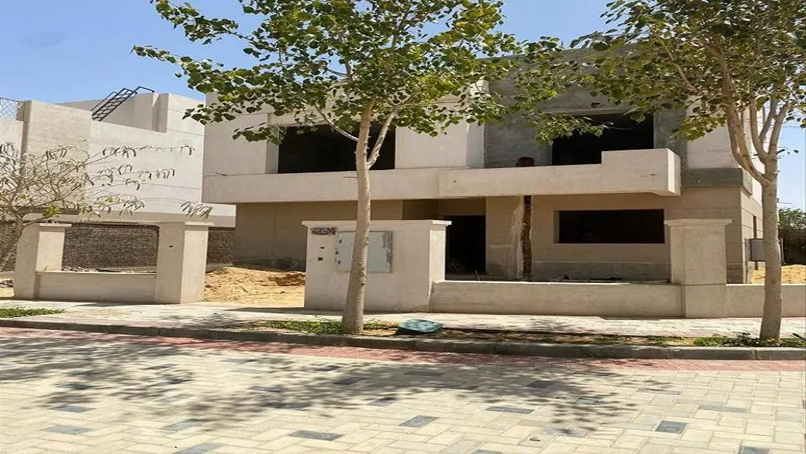 246m fully finished - ready to move- special price