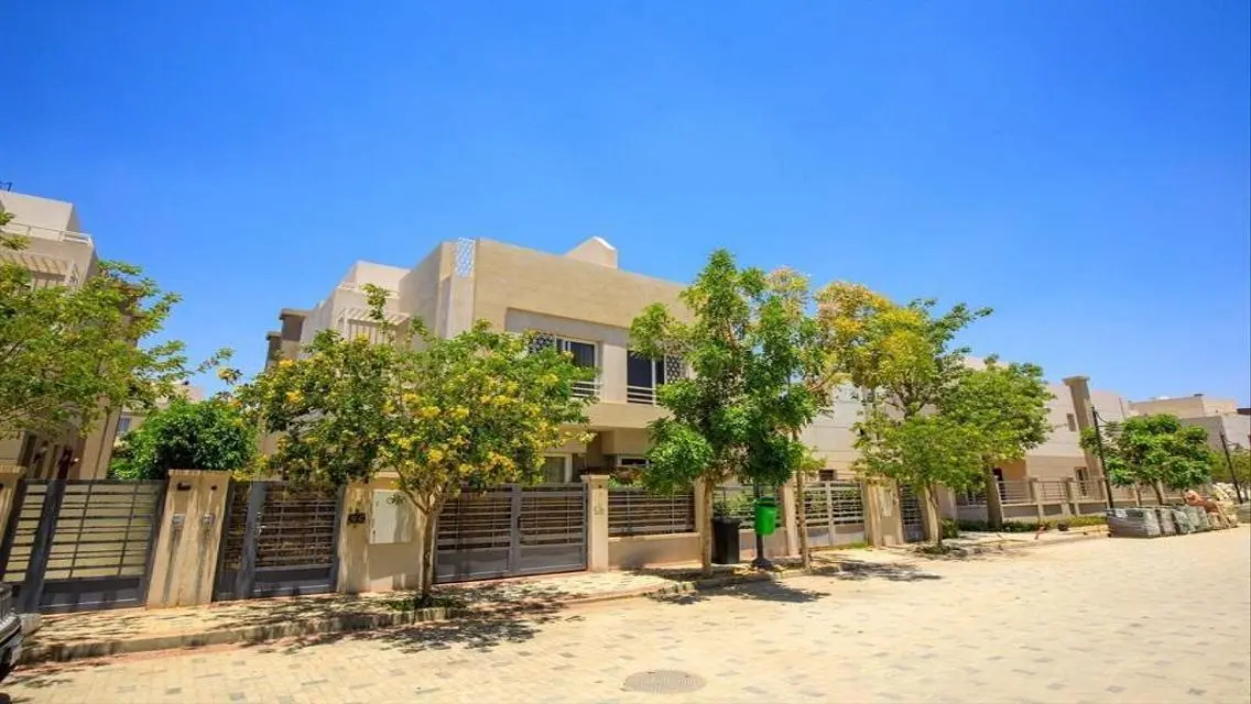 246m fully finished - ready to move- special price