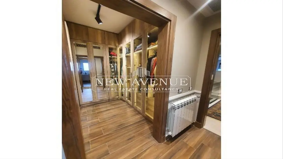 Luxurious Fully Finished Villa directly on main lake