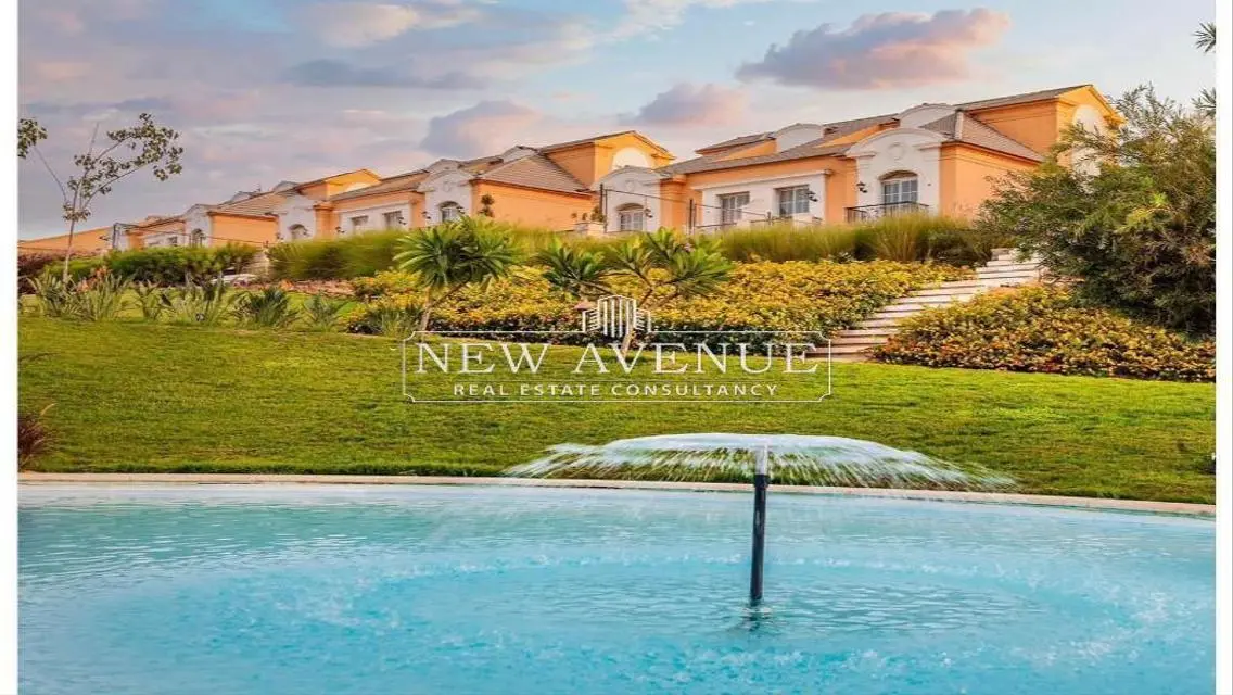Luxurious Fully Finished Villa directly on main lake