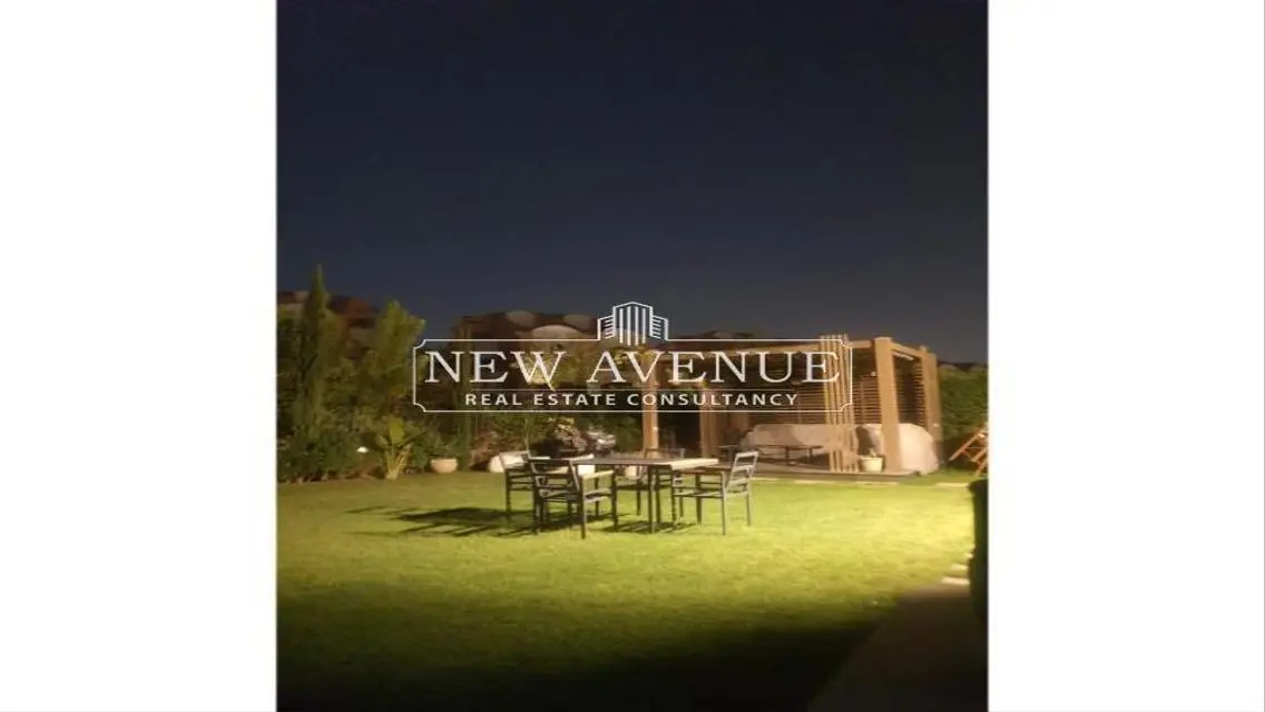 Luxurious Fully Finished Villa directly on main lake