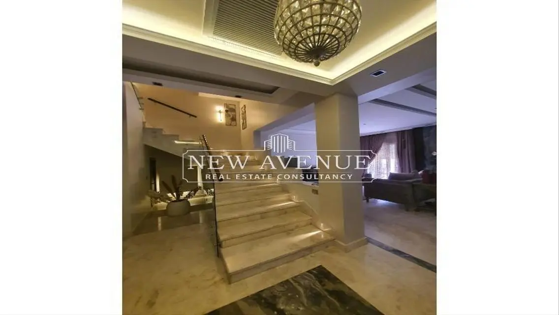 Luxurious Fully Finished Villa directly on main lake