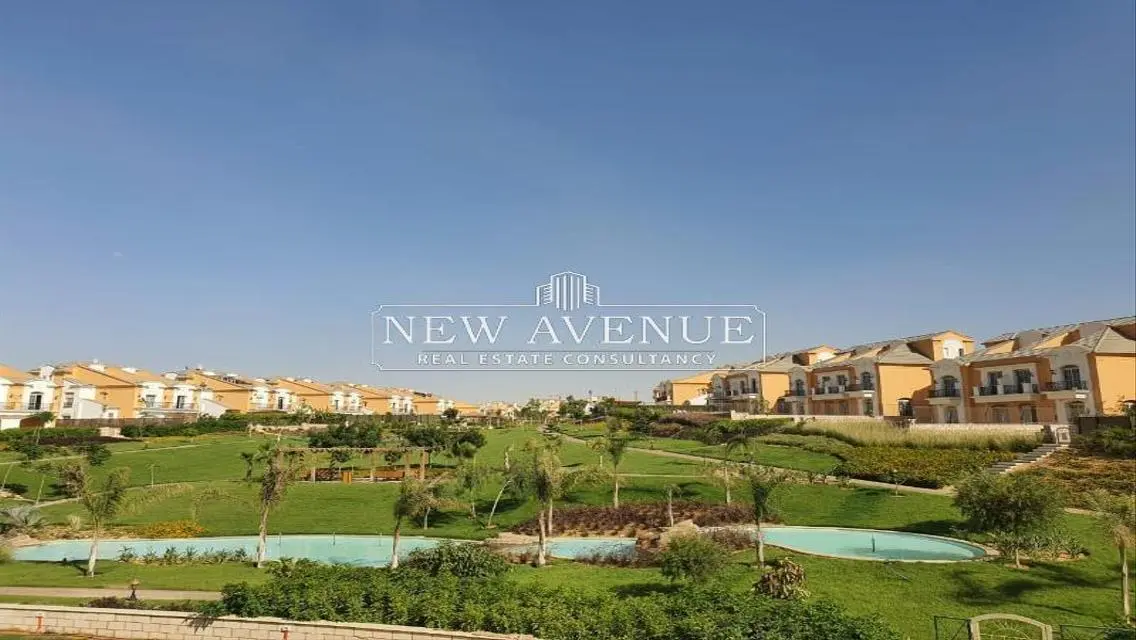 Luxurious Fully Finished Villa directly on main lake