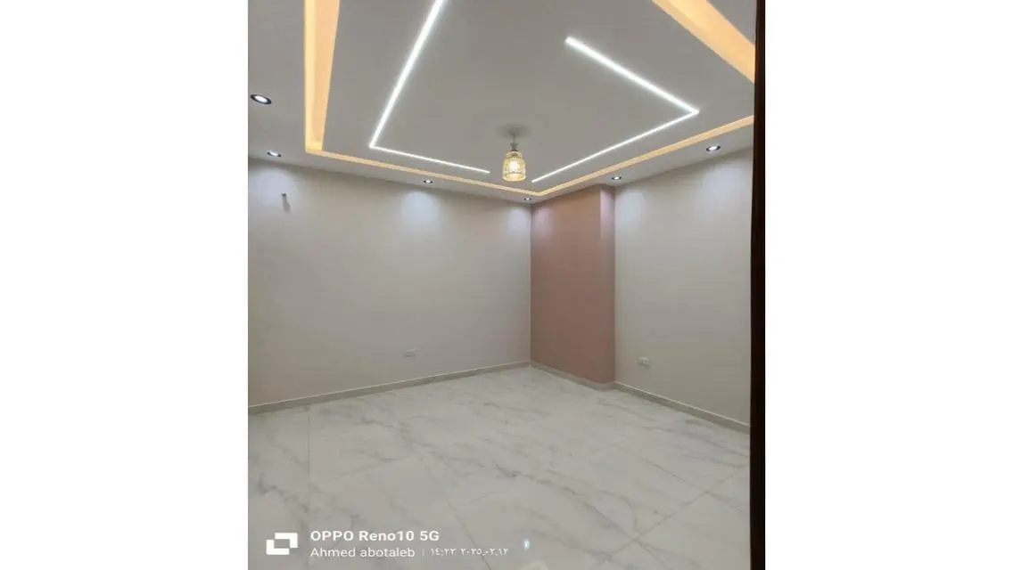 للبيع شقه فيو مفتوح بحدايق الاهرام بجوار الخدمات  