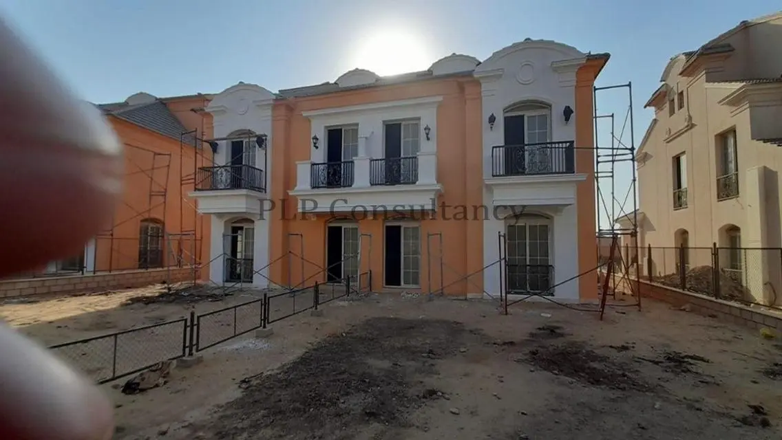Villa Middle For Sale 266m in layan new cairo