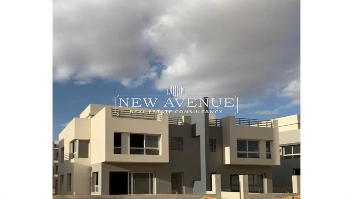 Twin house Very prime location G and 1 and roof - RTM