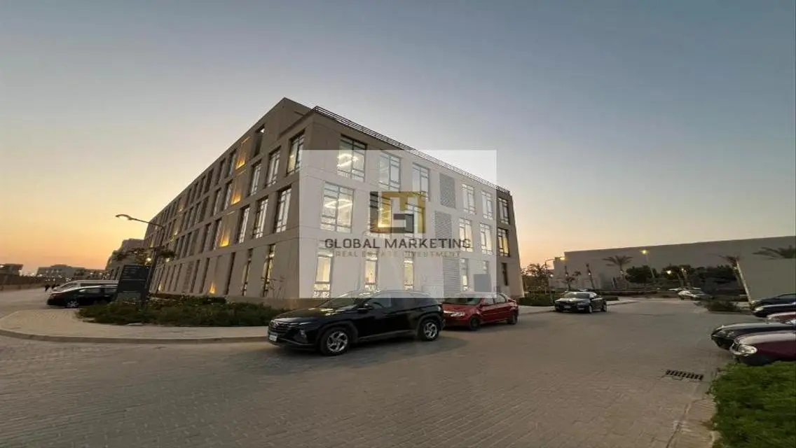 Admin office 600 meters for rent  in district 5