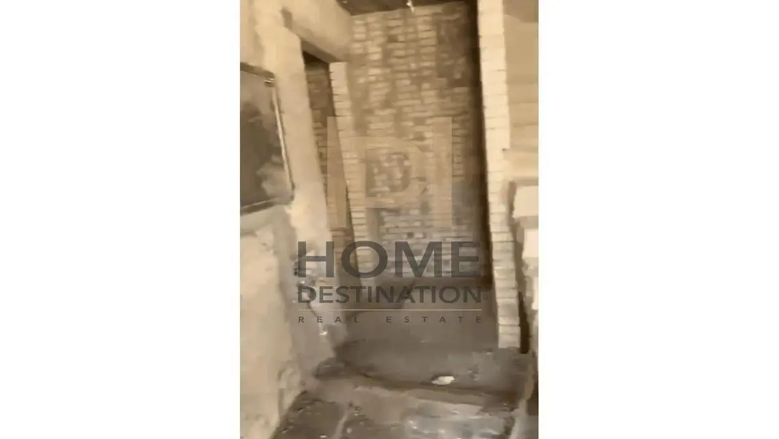 فيلا كورنر للبيع في سراي، ٥ دقائق فقط من الخدمات