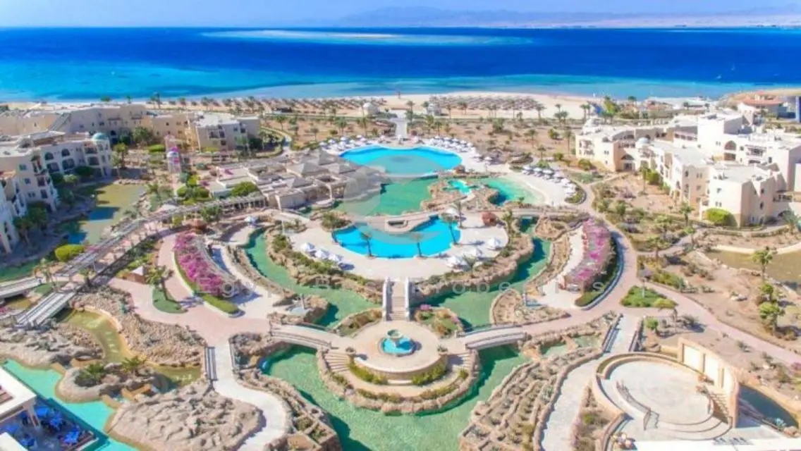 Sea and Golf View 2 Bedrooms in Soma Bay , 7 Years