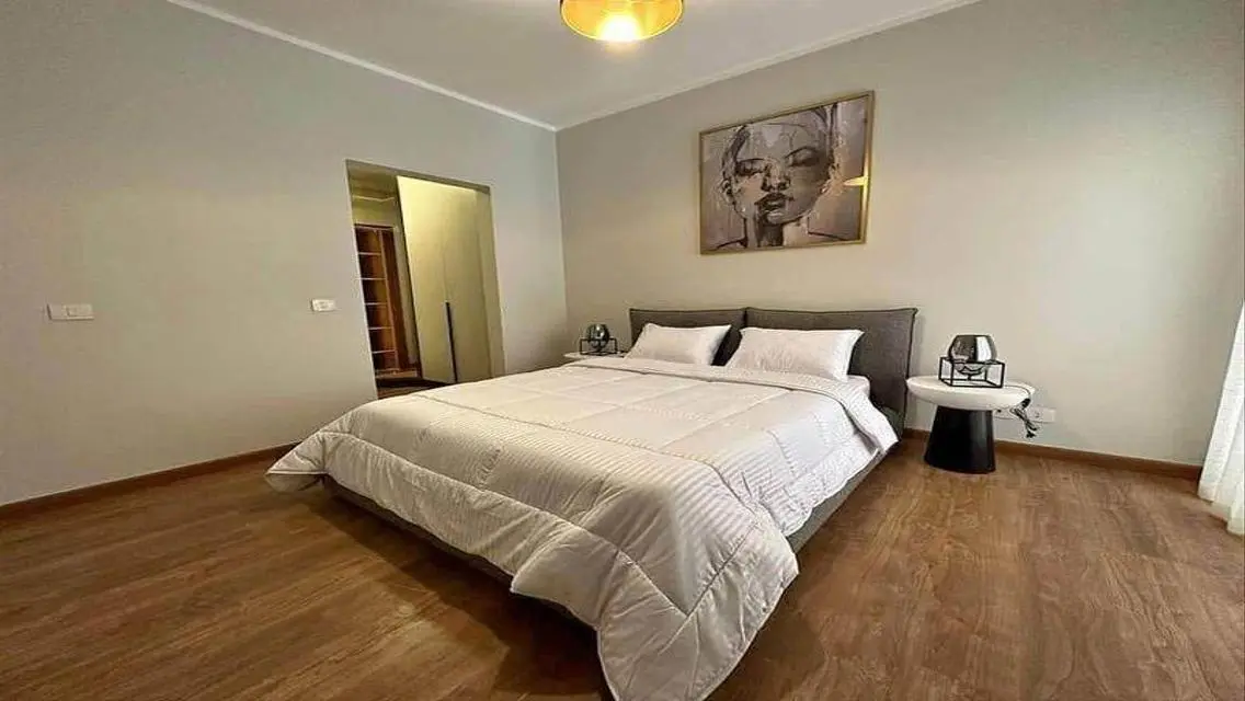 Apartment for sale fully finished with AC&#39;S