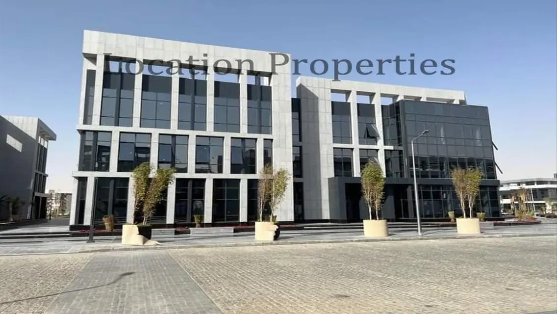 مكتب إداري 65م التكيفات للإيجار East Hub في مدينتي