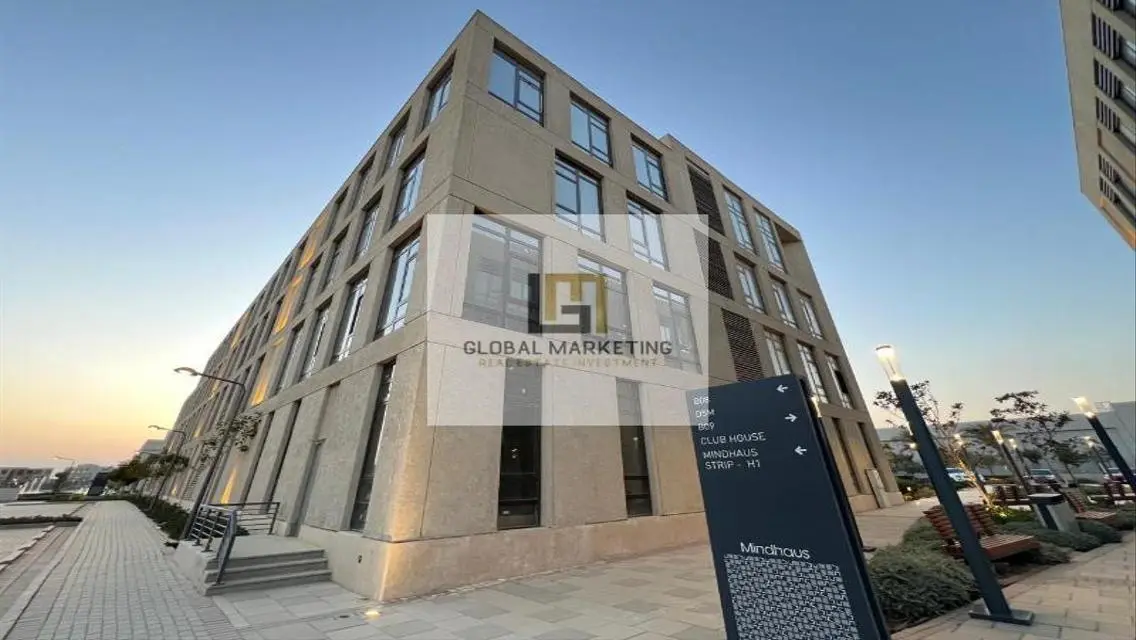 دور اداري 1450 متر للايجار في ديستريكت 5