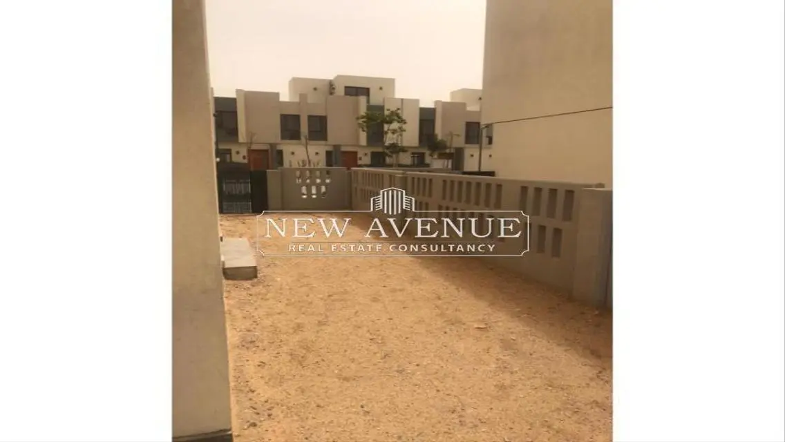Fully Finished Townhouse Corner Prime location