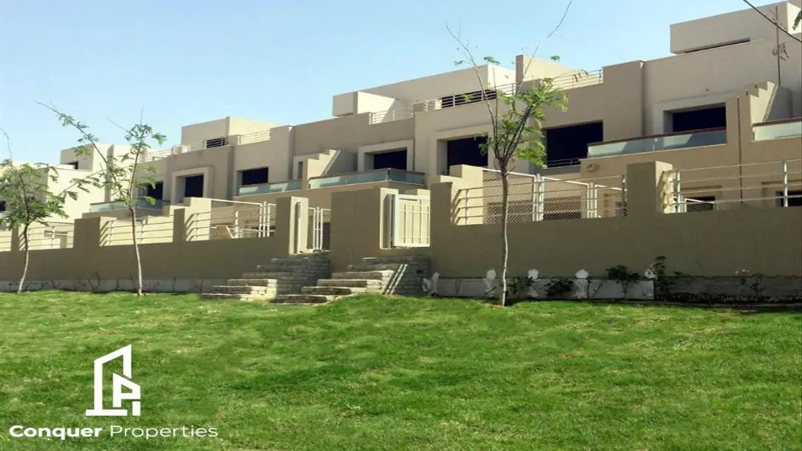 جاردن فيو فيلا للبيع في بالم هيلز قطامية التجمع
